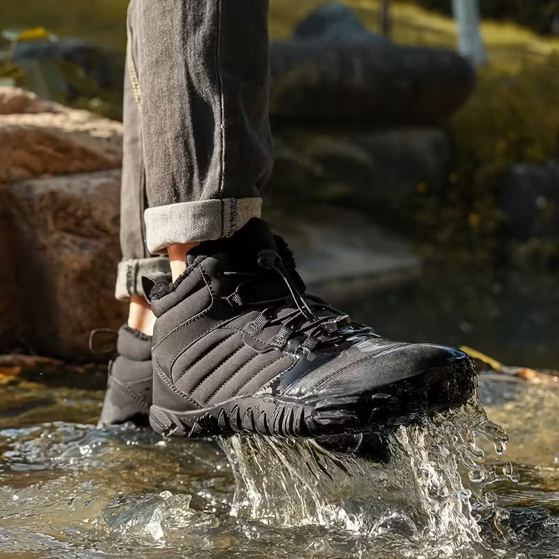 FrostGripブーツ™｜防寒・滑り止めアウトドアシューズ